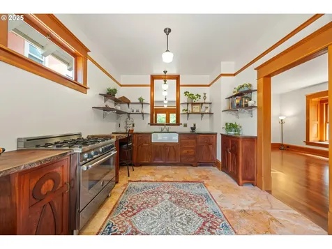 5027 NE 19th Avenue Portland OR 97211