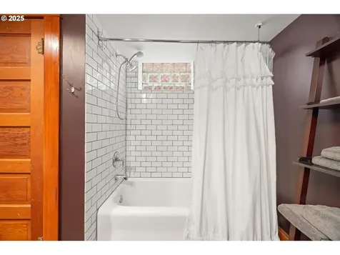 5027 NE 19th Avenue Portland OR 97211