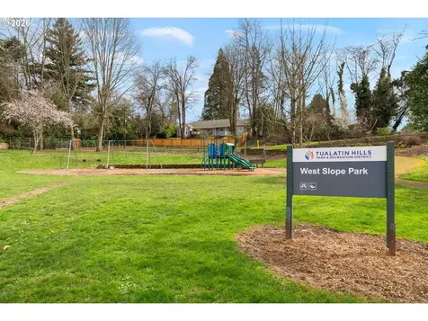 2600 SW Crestdale Drive Portland OR 97225