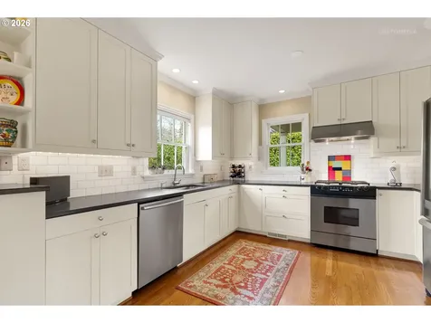 2600 SW Crestdale Drive Portland OR 97225