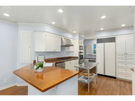 3925 SW Humphrey Boulevard Portland OR 97221
