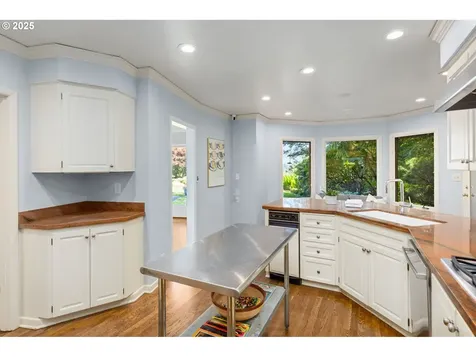 3925 SW Humphrey Boulevard Portland OR 97221