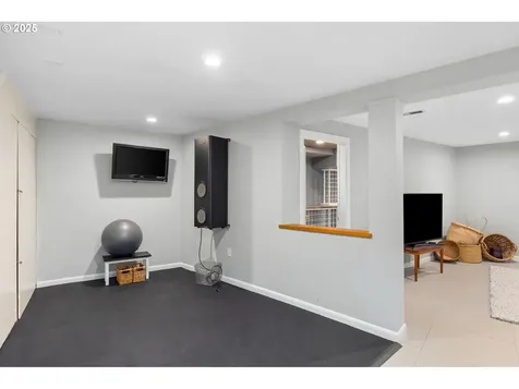 3925 SW Humphrey Boulevard Portland OR 97221