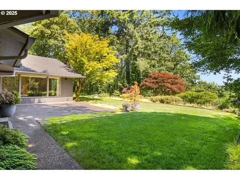3925 SW Humphrey Boulevard Portland OR 97221