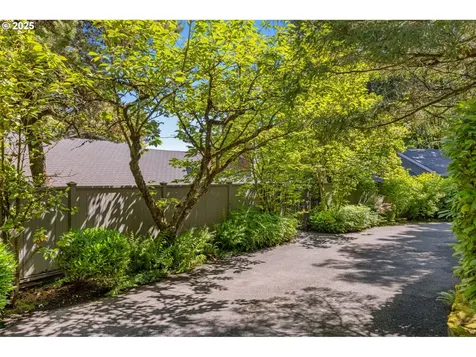 3925 SW Humphrey Boulevard Portland OR 97221