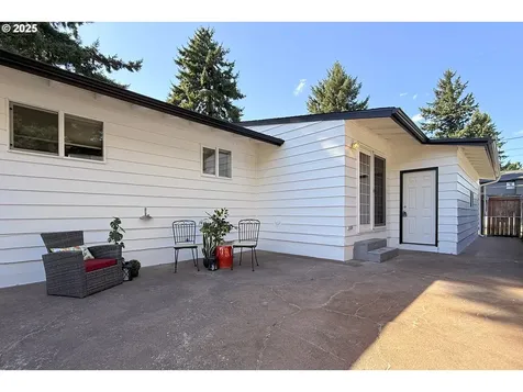 11534 SE Washington Street Portland OR 97216