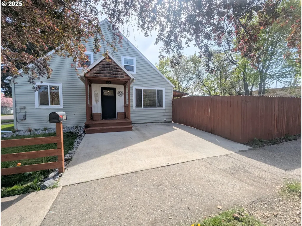 2307 N Birch Street La Grande OR 97850