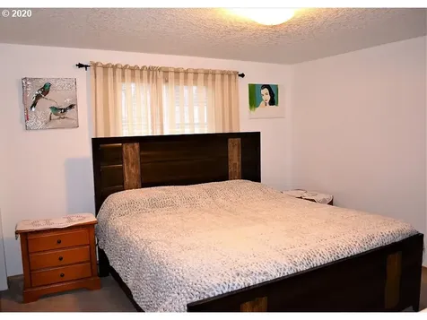 806 SE 151st Avenue Portland OR 97233