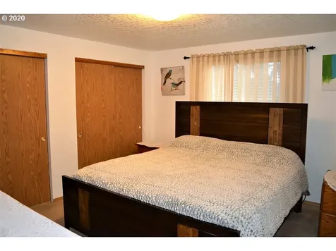 806 SE 151st Avenue Portland OR 97233