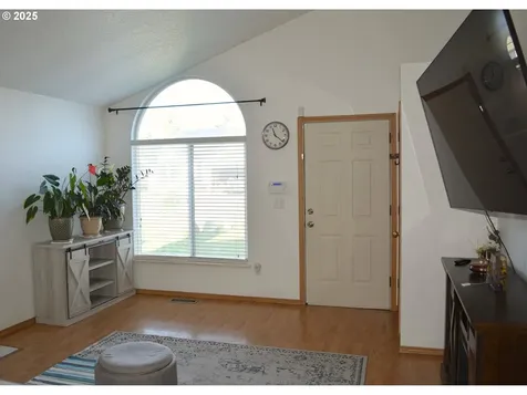 806 SE 151st Avenue Portland OR 97233