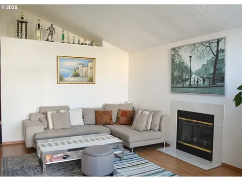 806 SE 151st Avenue Portland OR 97233
