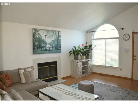 806 SE 151st Avenue Portland OR 97233