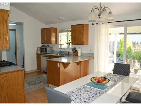 806 SE 151st Avenue Portland OR 97233