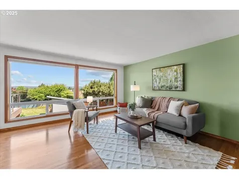 13807 NE Klickitat Court Portland OR 97230