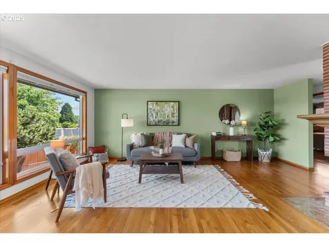 13807 NE Klickitat Court Portland OR 97230