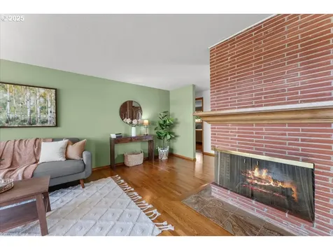 13807 NE Klickitat Court Portland OR 97230