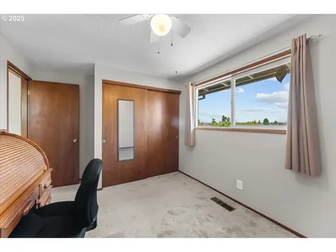13807 NE Klickitat Court Portland OR 97230