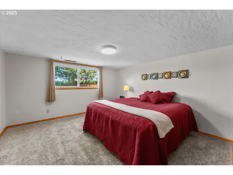 13807 NE Klickitat Court Portland OR 97230