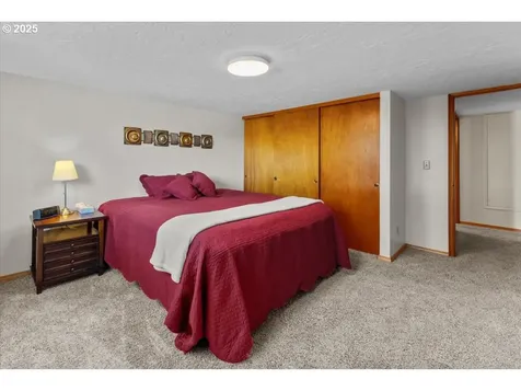 13807 NE Klickitat Court Portland OR 97230