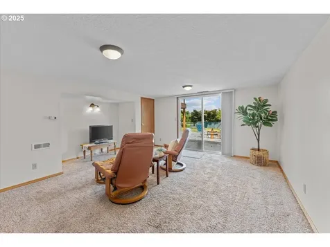 13807 NE Klickitat Court Portland OR 97230