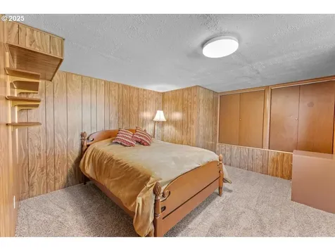 13807 NE Klickitat Court Portland OR 97230