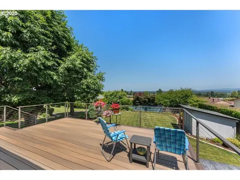 13807 NE Klickitat Court Portland OR 97230