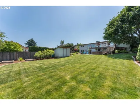 13807 NE Klickitat Court Portland OR 97230