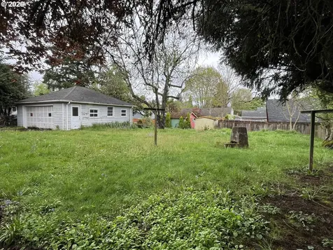 14222 SE Cedar Avenue Milwaukie OR 97267