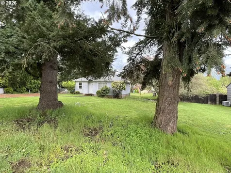 14222 SE Cedar Avenue Milwaukie OR 97267