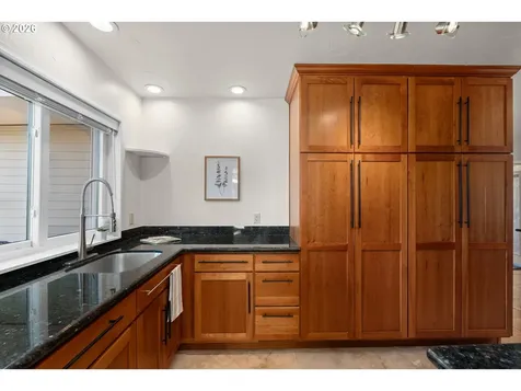 4205 SE Washington Street Milwaukie OR 97222