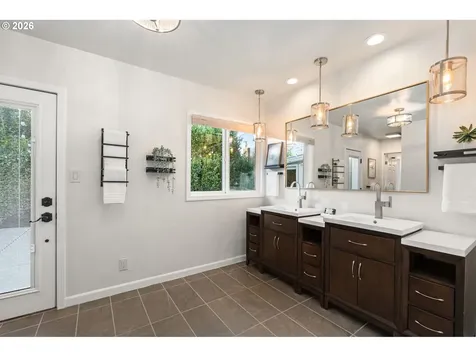4205 SE Washington Street Milwaukie OR 97222