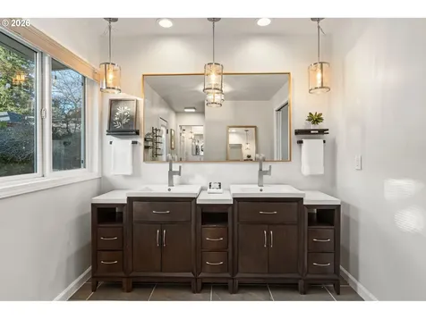 4205 SE Washington Street Milwaukie OR 97222