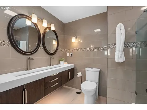 4205 SE Washington Street Milwaukie OR 97222