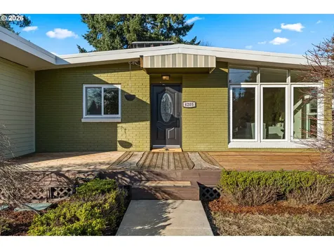 4205 SE Washington Street Milwaukie OR 97222