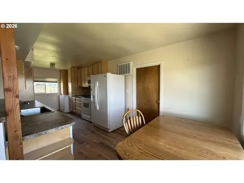 219 S Mckinley Street Condon OR 97823