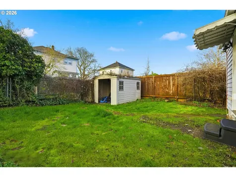 7453 N Stockton Avenue Portland OR 97203