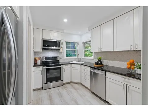 1670 SW Highland Parkway Portland OR 97221
