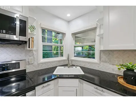 1670 SW Highland Parkway Portland OR 97221