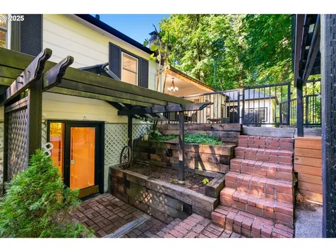 1670 SW Highland Parkway Portland OR 97221
