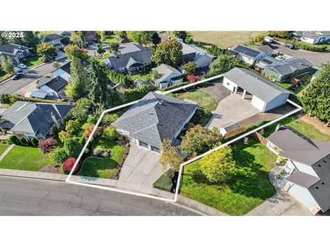 1085 Deer Run Lane Woodburn OR 97071
