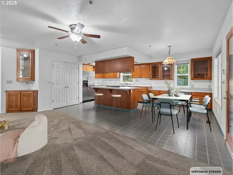 1085 Deer Run Lane Woodburn OR 97071