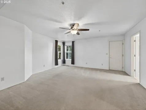 1085 Deer Run Lane Woodburn OR 97071