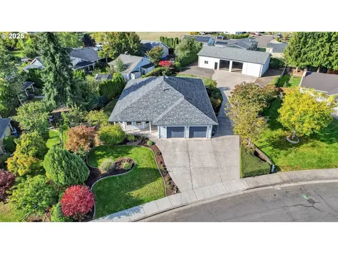 1085 Deer Run Lane Woodburn OR 97071