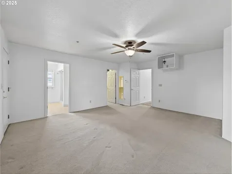 1085 Deer Run Lane Woodburn OR 97071