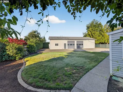 1085 Deer Run Lane Woodburn OR 97071