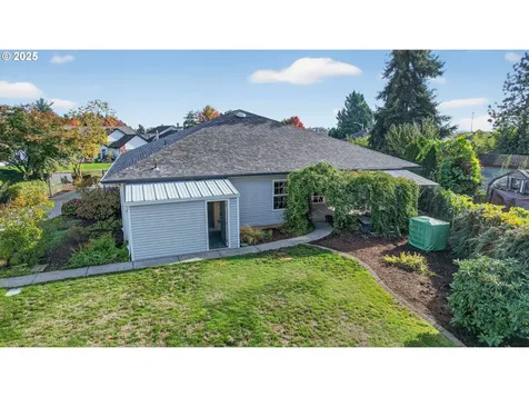 1085 Deer Run Lane Woodburn OR 97071