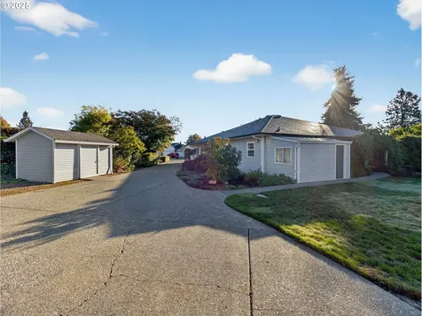 1085 Deer Run Lane Woodburn OR 97071