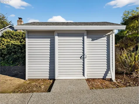 1085 Deer Run Lane Woodburn OR 97071