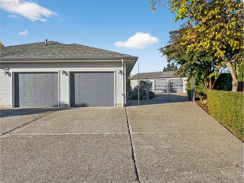 1085 Deer Run Lane Woodburn OR 97071