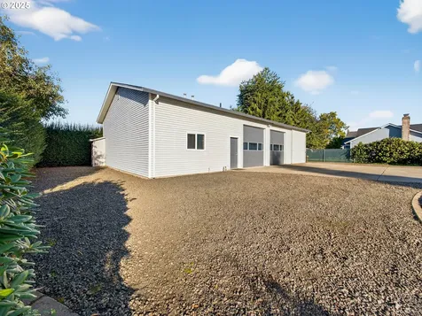 1085 Deer Run Lane Woodburn OR 97071